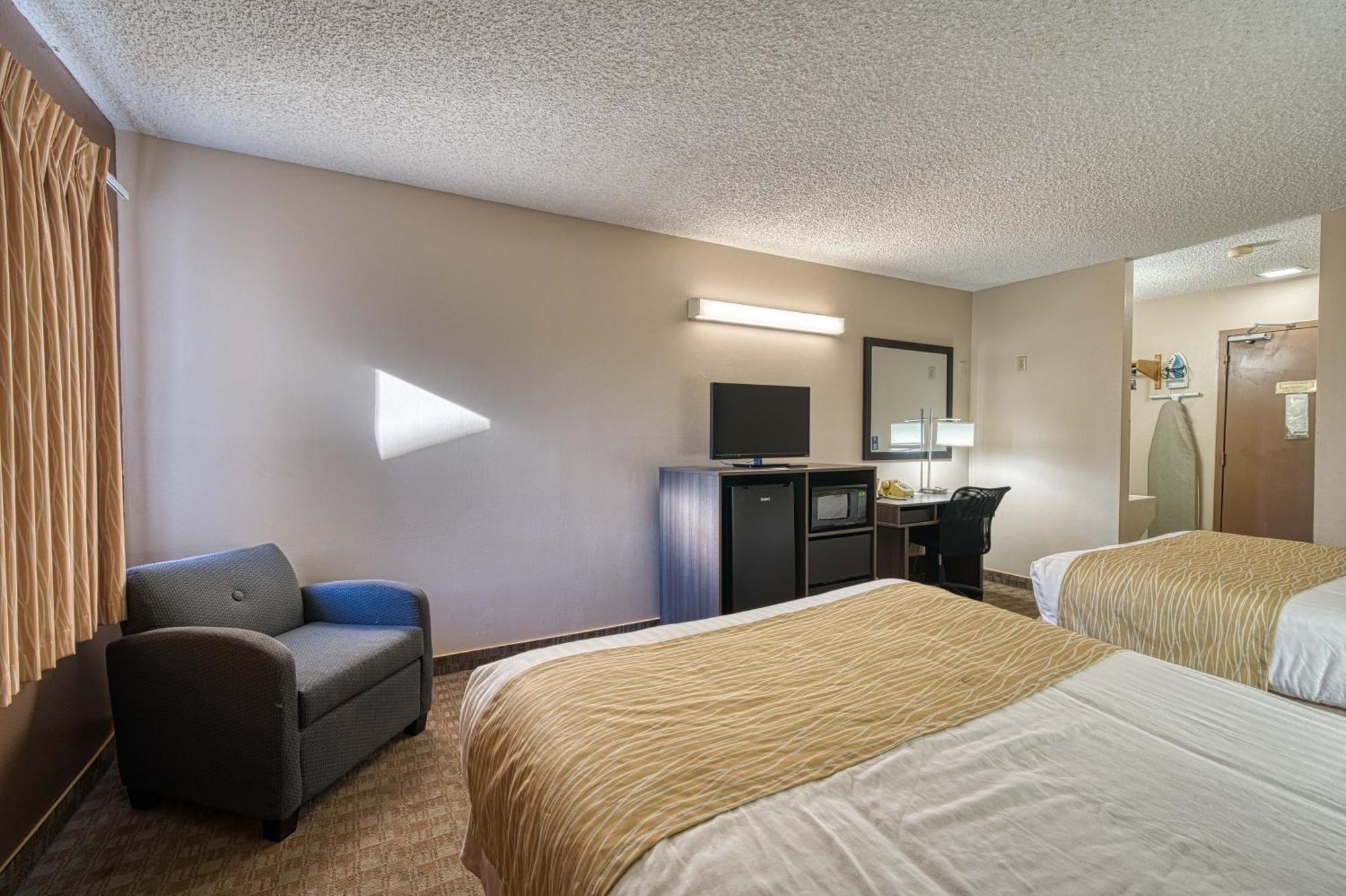 Super 8 By Wyndham Sturgis Hotel Exterior foto